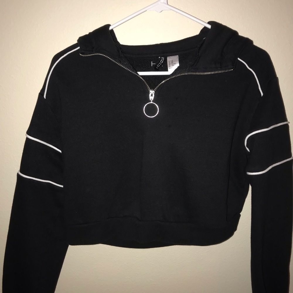Cropped half zip hoodie! (Worn once)